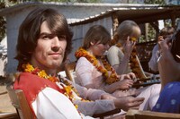 「ミーティング・ザ・ビートルズ・イン・インド」新場面写真