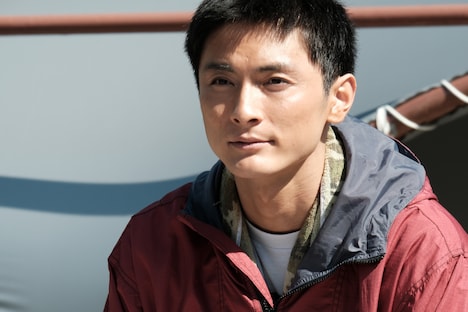 高良健吾演じる魚堂一馬。