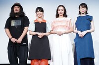 「世界の始まりはいつも君と」舞台挨拶の様子。左から磯部鉄平、根矢涼香、手島実優、栗生みな。