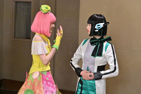 「仮面ライダージャンヌ＆仮面ライダーアギレラ withガールズリミックス」