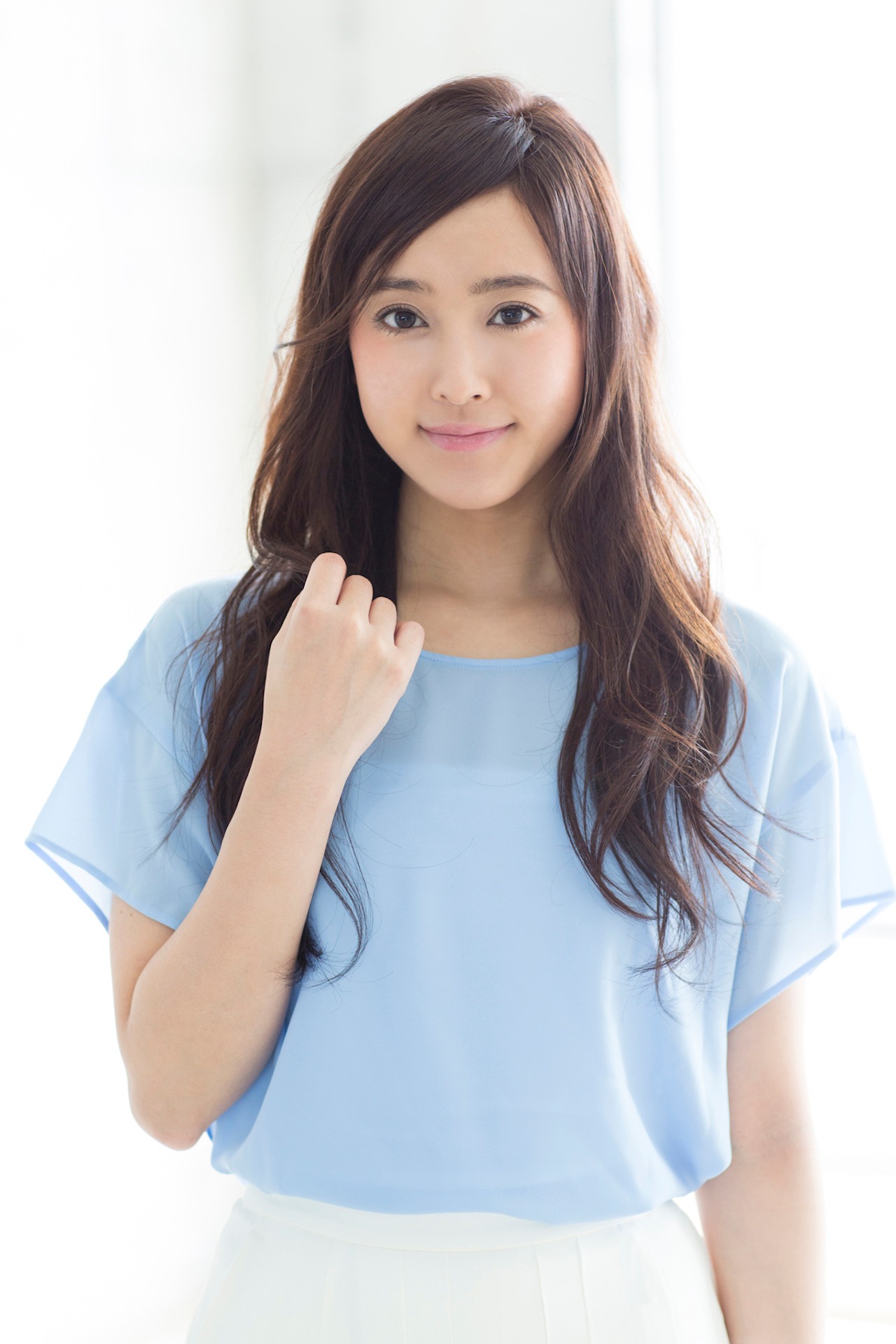 山本ひかる