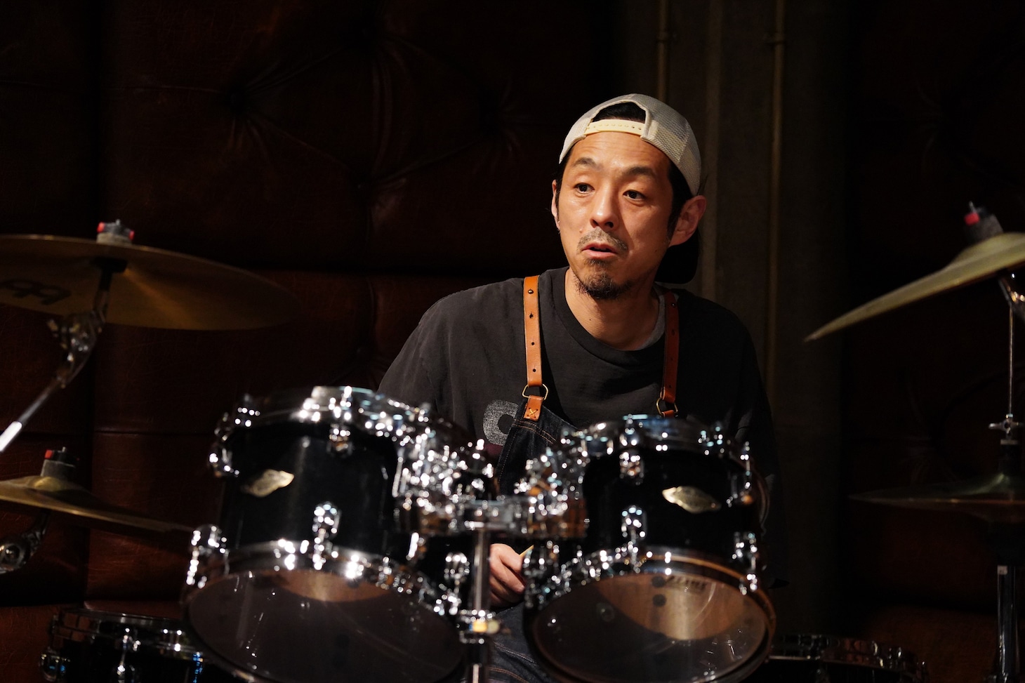 宮藤官九郎演じるフクオ。