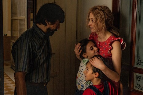 「靴ひものロンド」新場面写真