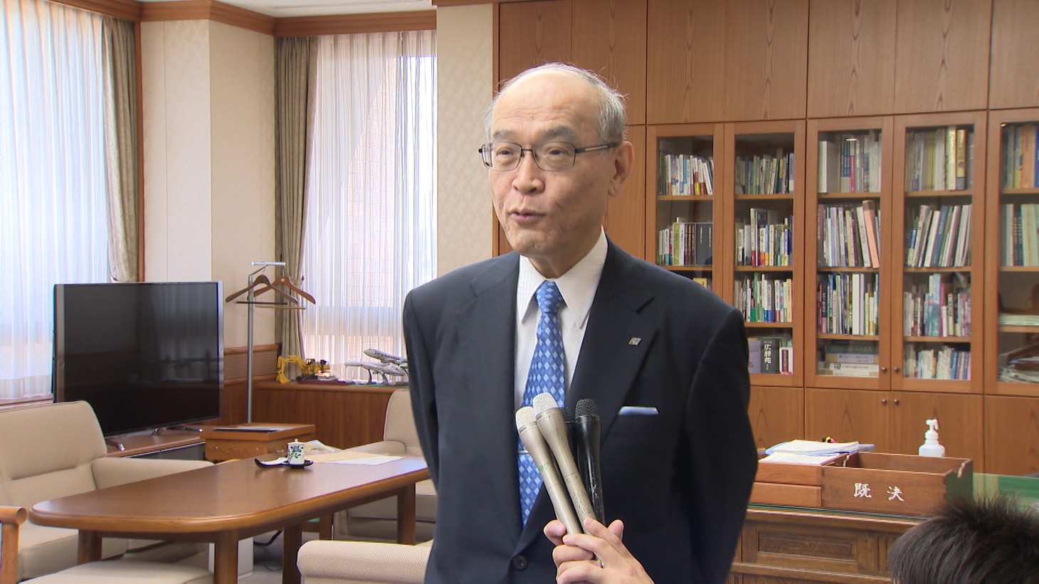 「裸のムラ」