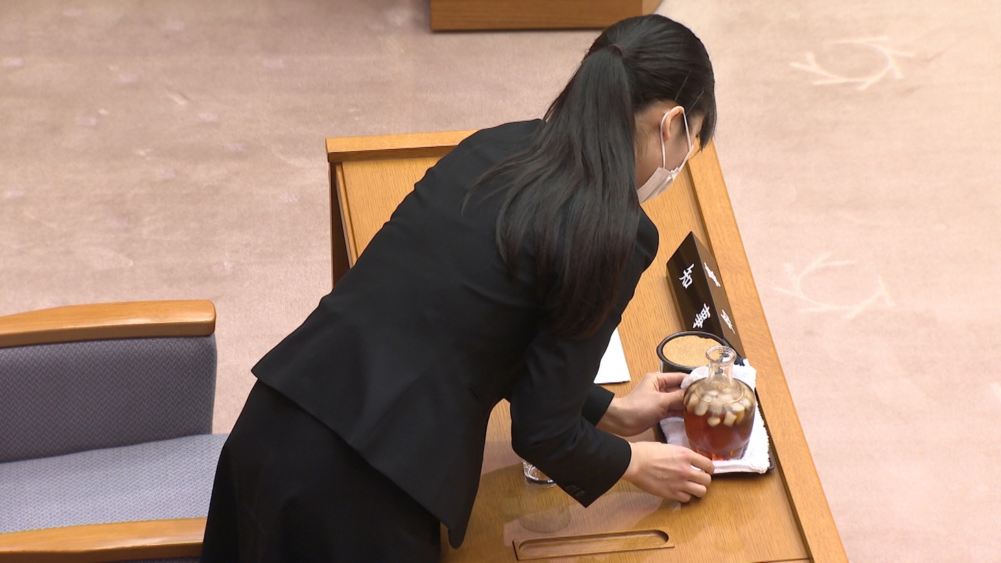 「裸のムラ」