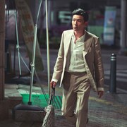 ファン・ジョンミンを覆面の男たちが襲撃「人質 韓国トップスター誘拐事件」新映像