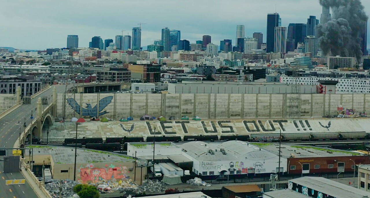 舞台は接触を禁じられた近未来、マイケル・ベイ製作のスリラー「ソングバード」特報