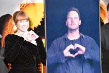 左からブライス・ダラス・ハワード、クリス・プラット。