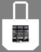 「アザー・ミュージック」限定オフィシャルレコードバッグのイメージ。