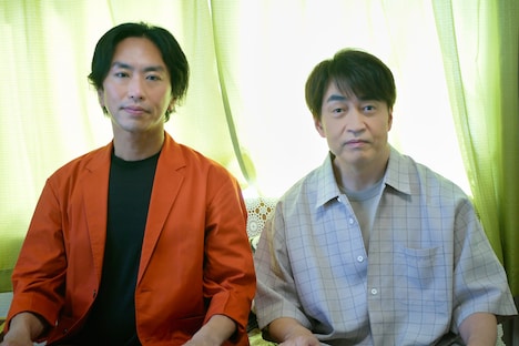 左から古新舜、樋口了一。