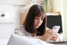 「非常通報」より、大友花恋演じる如月美沙。