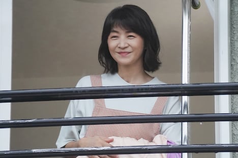 「非常通報」より、田中美佐子演じる如月郁恵。