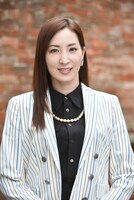 本城寺律を演じる真飛聖。