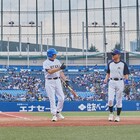 小沢仁志と高嶋政宏が神宮球場で“対決”、空振りも「映画はヒットを狙いたい」