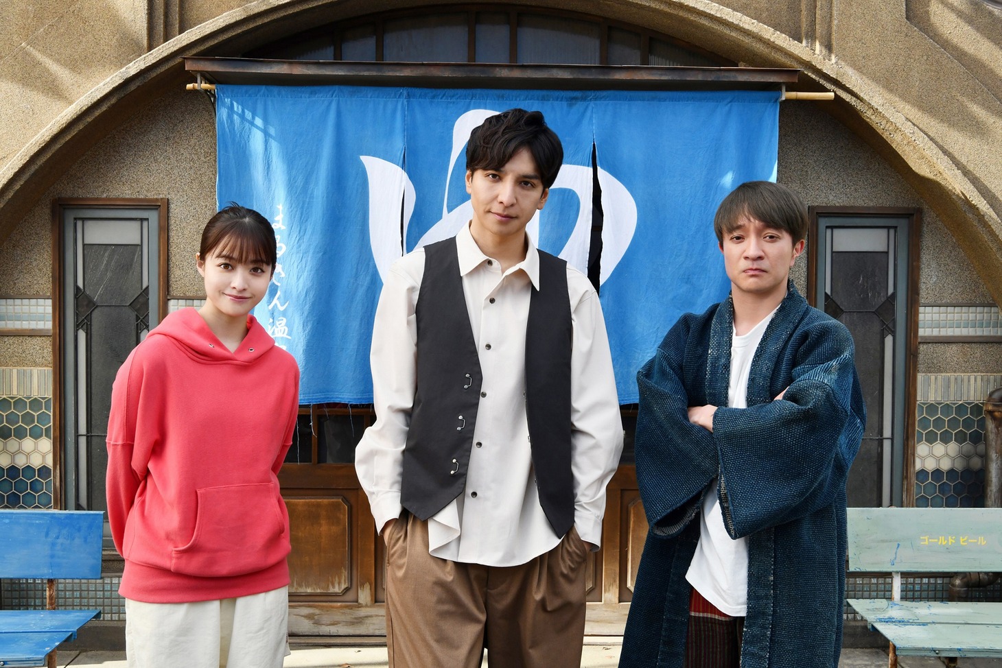 左から橋本環奈、生田斗真、濱田岳。