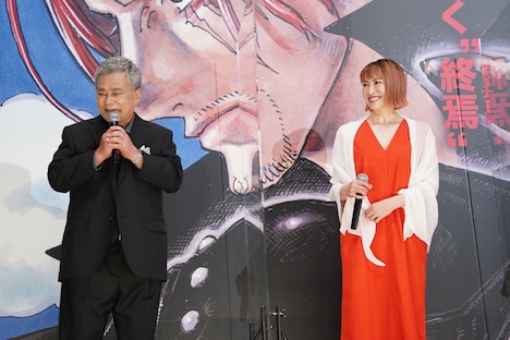 左から池田秀一、名塚佳織。