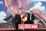 「ONE PIECE FILM RED」初日舞台挨拶の様子。左から池田秀一、名塚佳織、田中真弓、谷口悟朗。