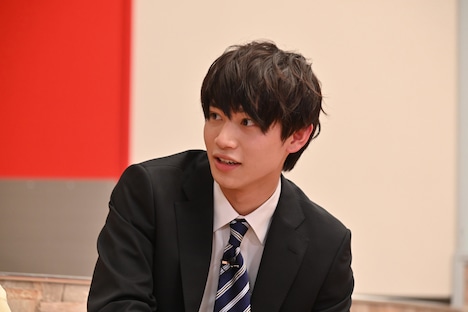 桜井景和 / 仮面ライダータイクーン役の佐藤瑠雅。