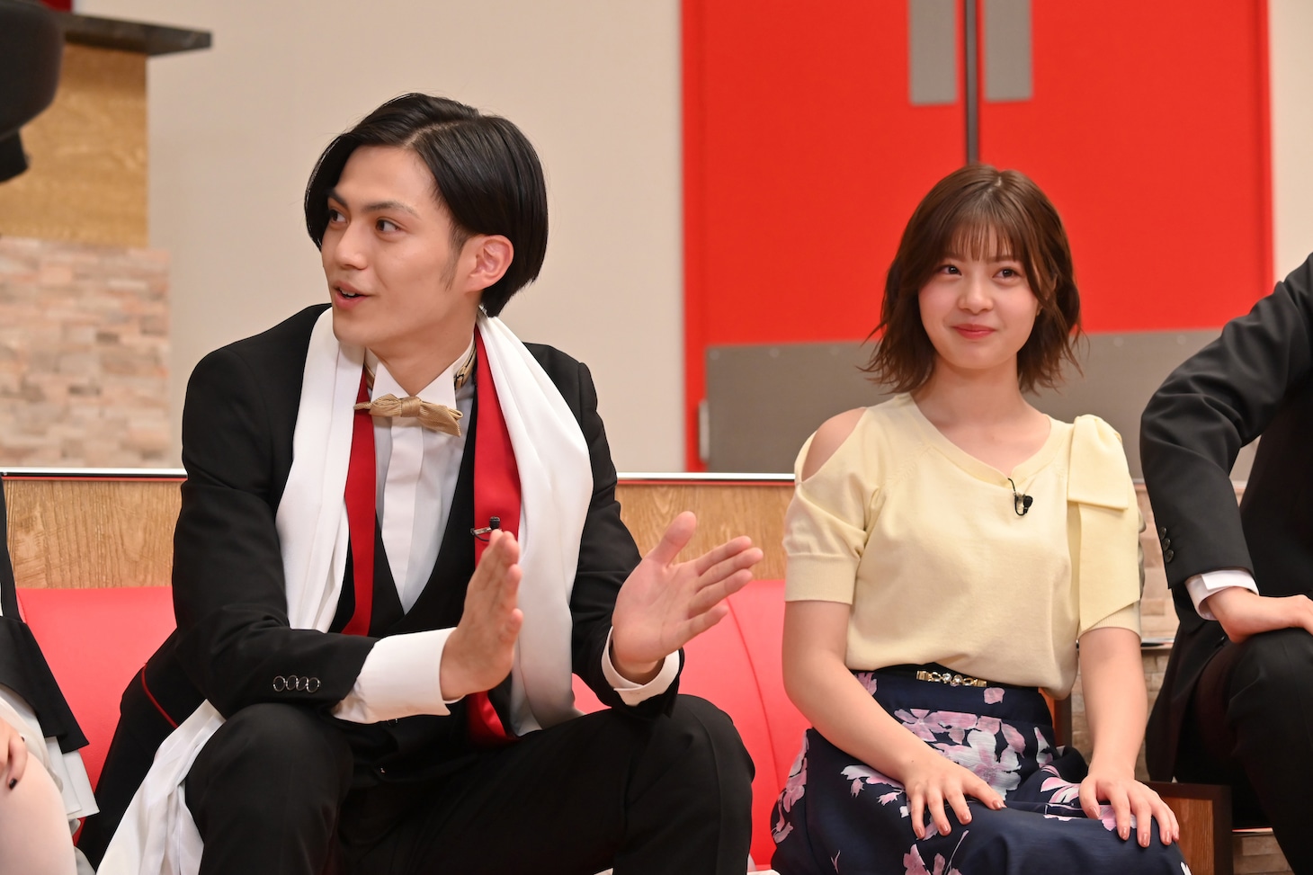 左から簡秀吉、星乃夢奈。