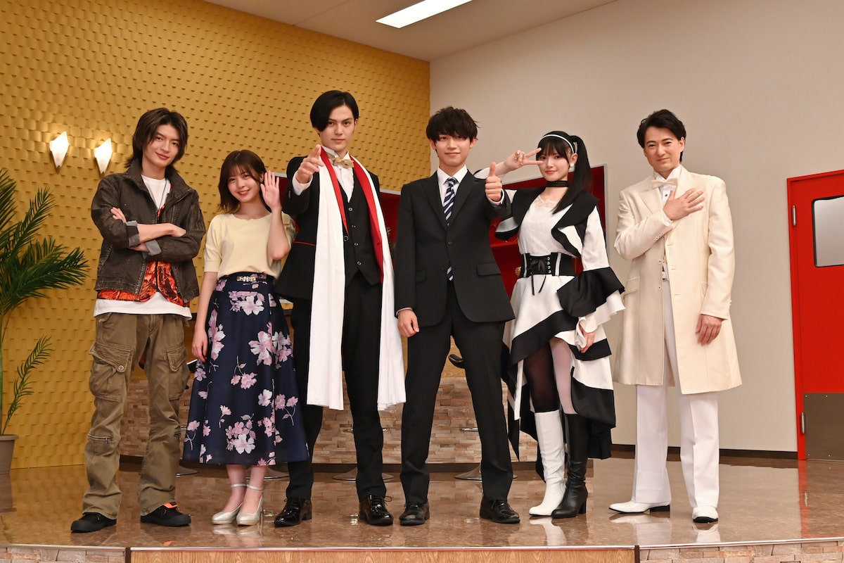 仮面ライダーギーツ 簡秀吉らキャスト発表 主題歌は倖田來未 湘南乃風のタッグに イベントレポート 写真21枚 映画ナタリー 仮面ライダーギーツ 簡秀吉らキャスト発表 主題歌は倖田來未 湘南乃風のタッグに イベントレポート 写真21枚 映画ナタリー