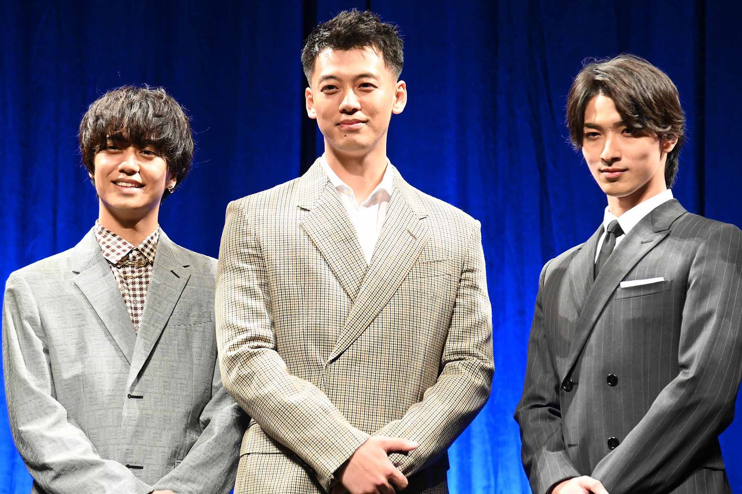 左から高橋海人、竹内涼真、横浜流星。