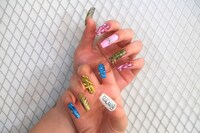 ゾラとステファニをイメージしたネイルデザイン（イメージ）。