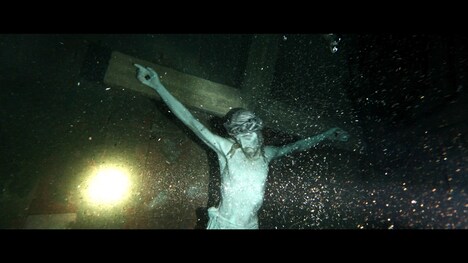 「ザ・ディープ・ハウス」新場面写真