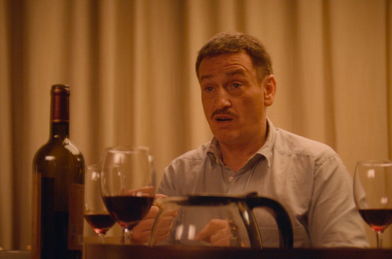 「地下室のヘンな穴」ブノワ・マジメルがショットガン撃ってずっこける