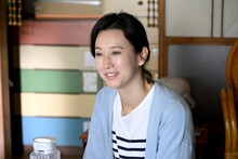 戸田菜穂演じる緒方奏絵。