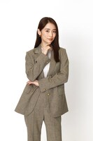 ハナ役の泉里香。