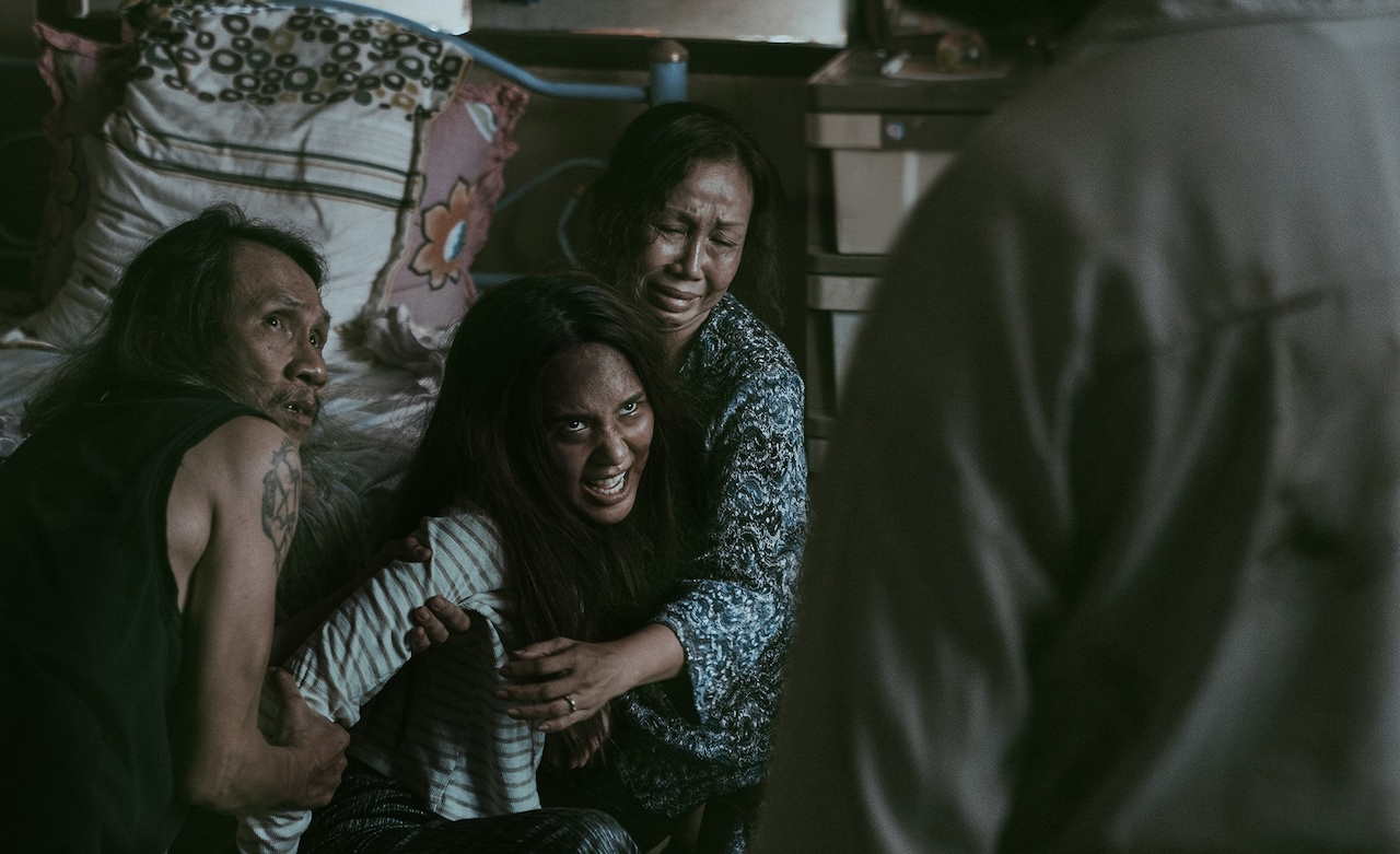 タイホラー「女神の継承」憑依シーンのメイキング映像、「人でない動きを目指した」