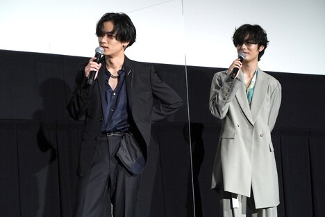 左から川村壱馬、塩野瑛久。