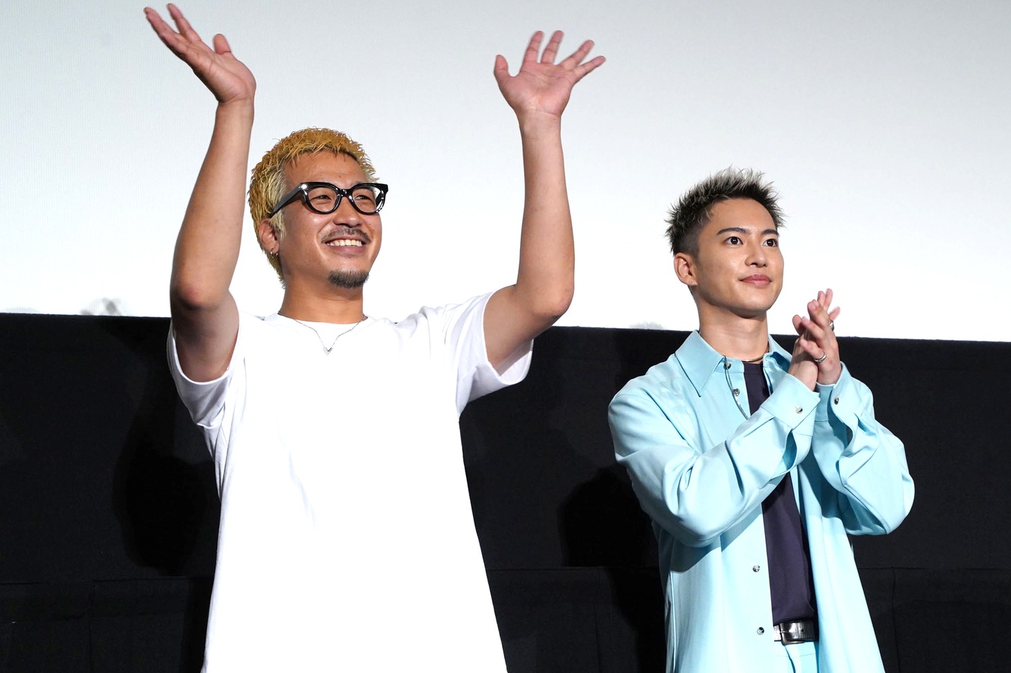 左からうえきやサトシ、三山凌輝。