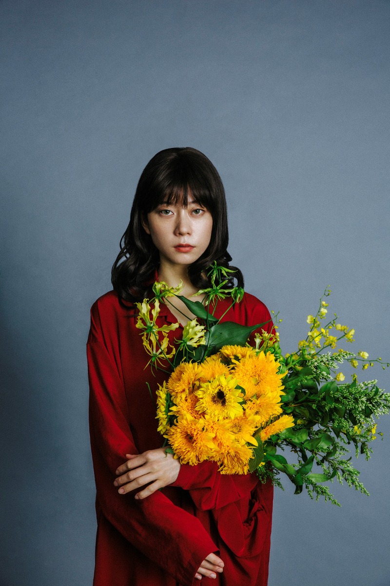 SUMIRE演じる鏑木都。（撮影：山田智和）