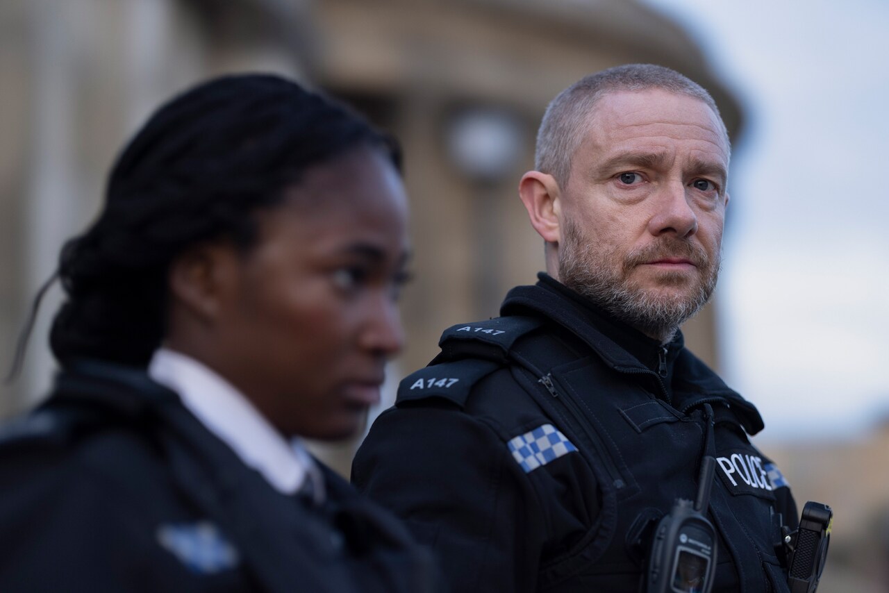 マーティン・フリーマン主演のドラマ「レスポンダー」をスタッフが語る映像公開