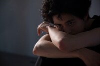 鈴鹿央士ファースト写真集「omen-前兆-」より。