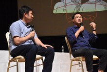 左から濱口竜介、深田晃司。