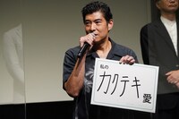 「私の◯◯愛は？」という質問に答える高嶋政宏。