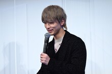 クイズの難しさに思わず笑う横浜流星。