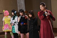 「仮面ライダージャンヌ＆仮面ライダーアギレラ withガールズリミックス」新場面写真