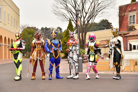 「仮面ライダージャンヌ＆仮面ライダーアギレラ withガールズリミックス」新場面写真