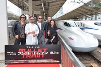 「ブレット・トレイン」イベントの様子。左からアーロン・テイラー＝ジョンソン、真田広之、ブラッド・ピット、デヴィッド・リーチ、ケリー・マコーミック。