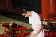 「百花」大ヒット祈願の様子（提供写真）。