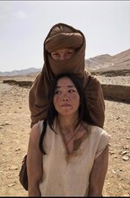 「オールド・ガード」ロケ地・モロッコでの大島遥（下）。