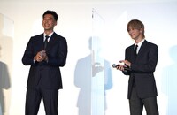 左から竹内涼真、横浜流星。