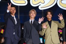 「アキラとあきら」初日舞台挨拶の様子。左から竹内涼真、横浜流星、高橋海人。