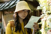 藤野涼子演じるミヤコ。