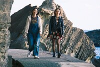 「天間荘の三姉妹」