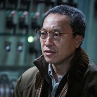 音尾琢真扮するコウモリ怪人。