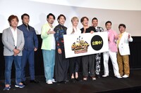 「スーパー戦闘 純烈ジャー 追い焚き☆御免」初日舞台挨拶の様子。